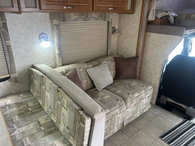 2005 Triple E Regency - Image 14
