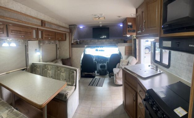 2005 Triple E Regency - Image 15