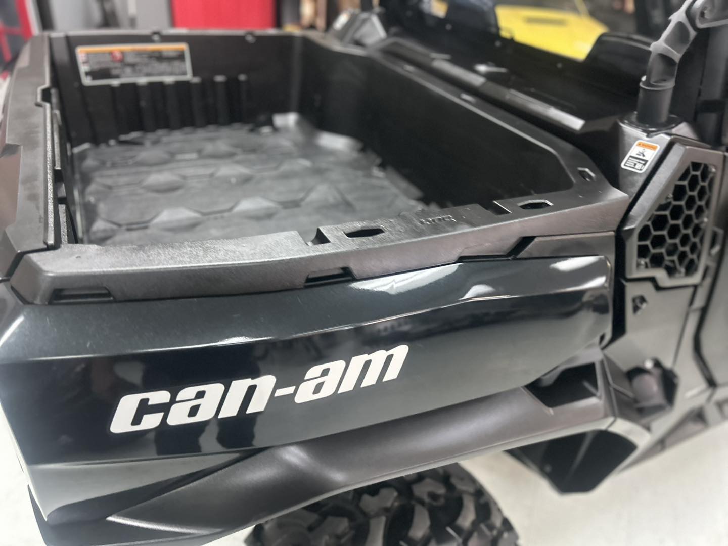 2023 Commander 700 - Image 12