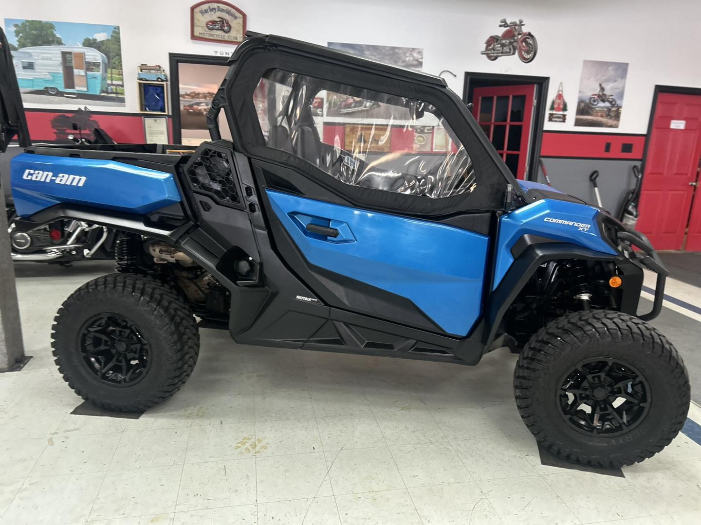 2023 Can-Am Commander 700 - Image 14