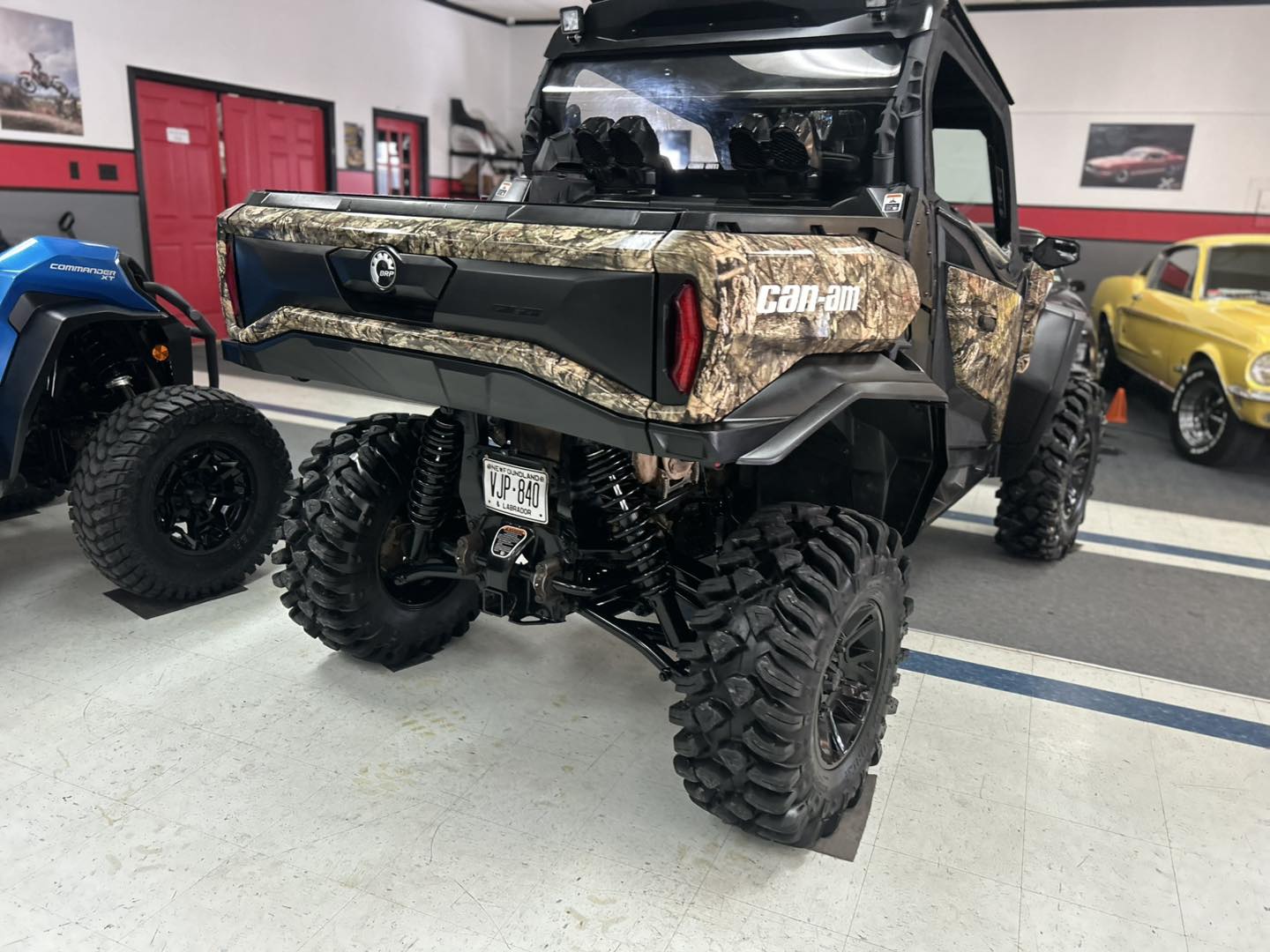 2023 Can-Am Commander XMR, 1000R - Image 12