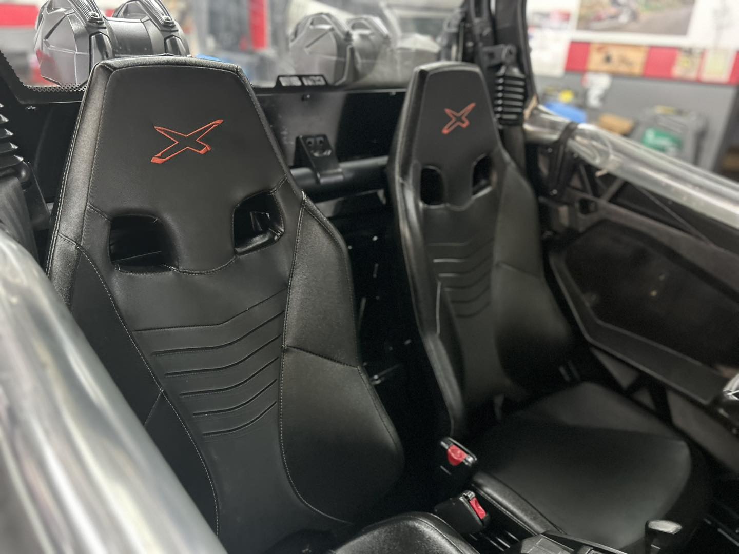 2023 Can-Am Commander XMR, 1000R - Image 9