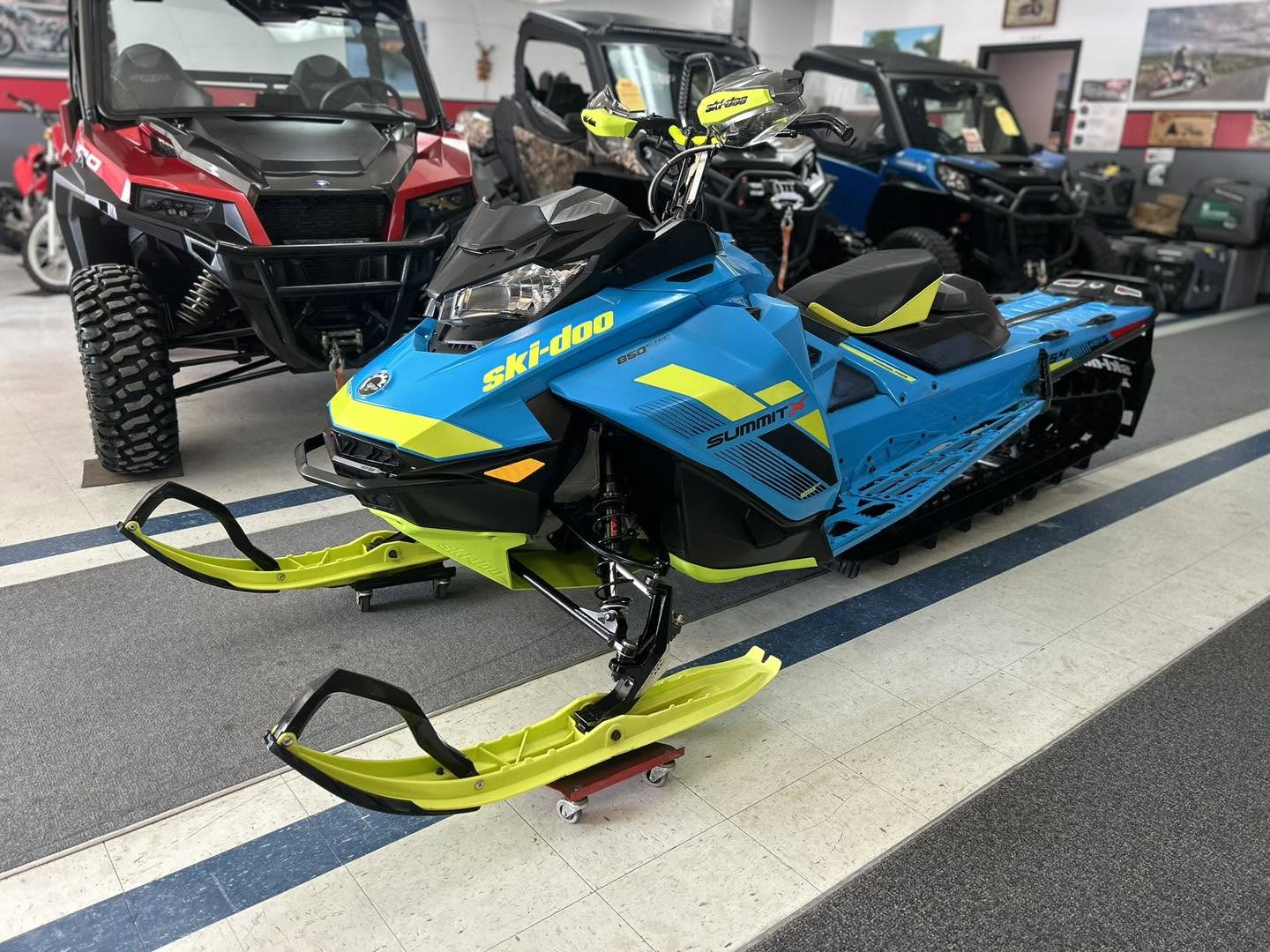 2018 skidoo summit X, 850 SALE PENDING
