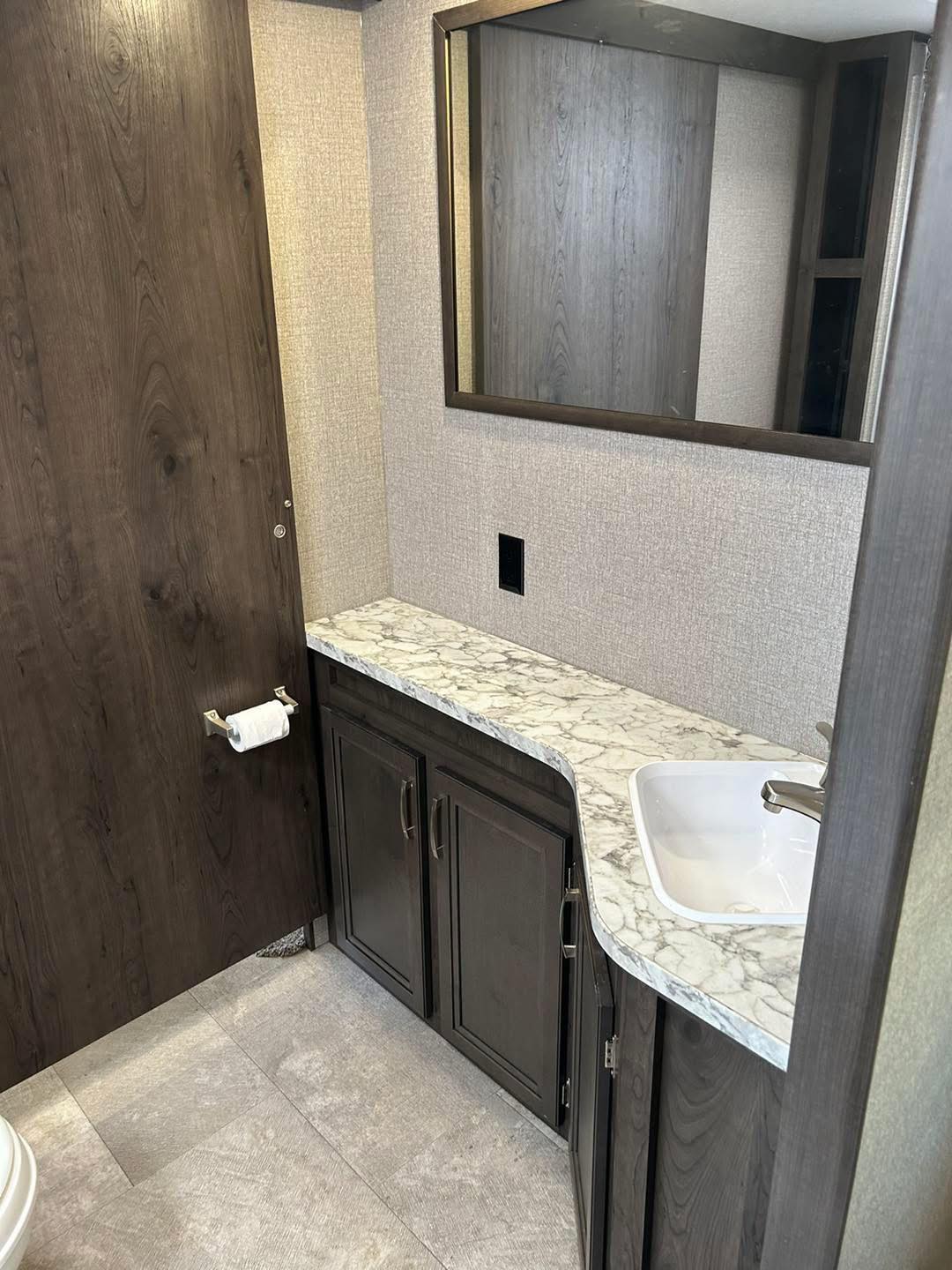 2020 Jayco 235RKS ( SALE PENDING) - Image 6