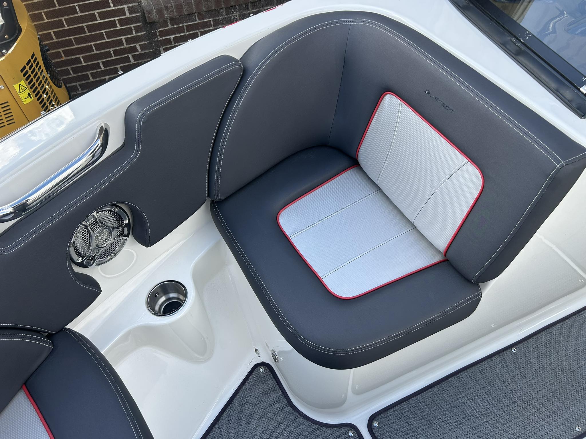 2014 Larson super sport 23 BOWRIDER - Image 13