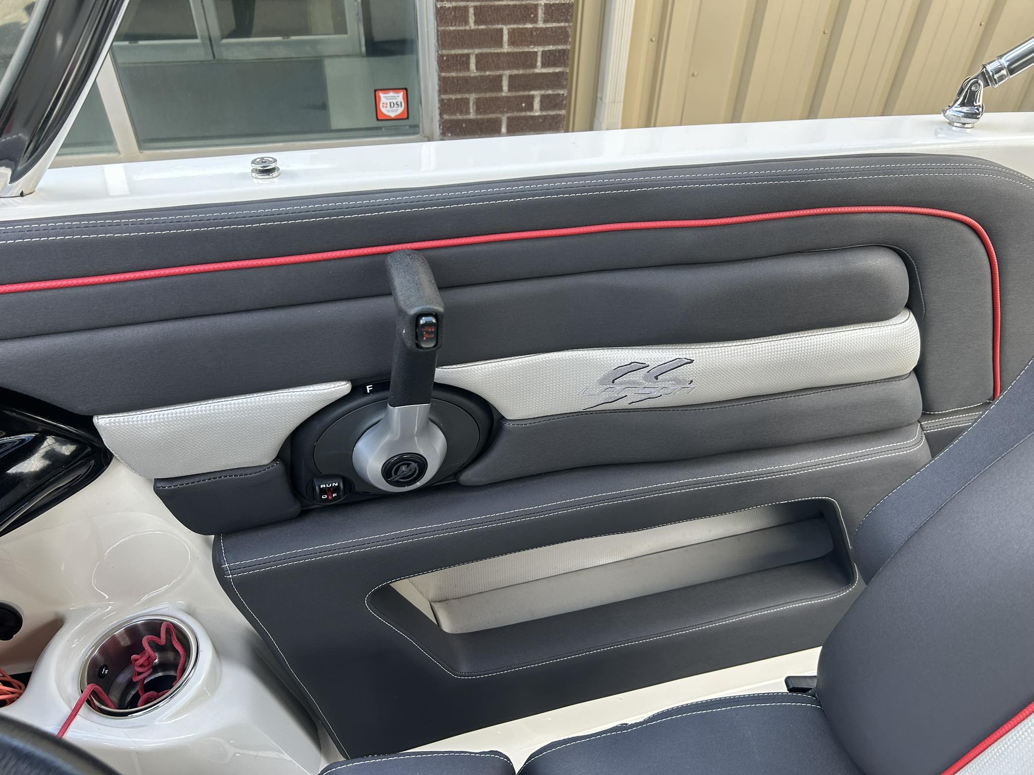 2014 Larson super sport 23 BOWRIDER - Image 15