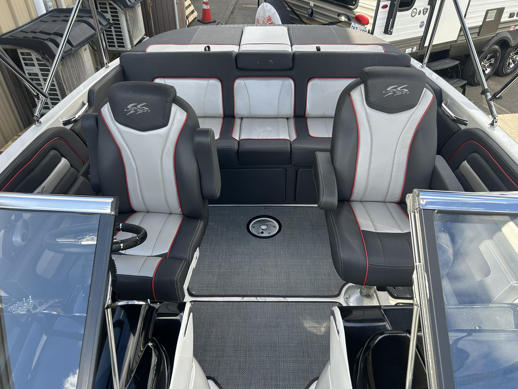 2014 Larson super sport 23 BOWRIDER - Image 9