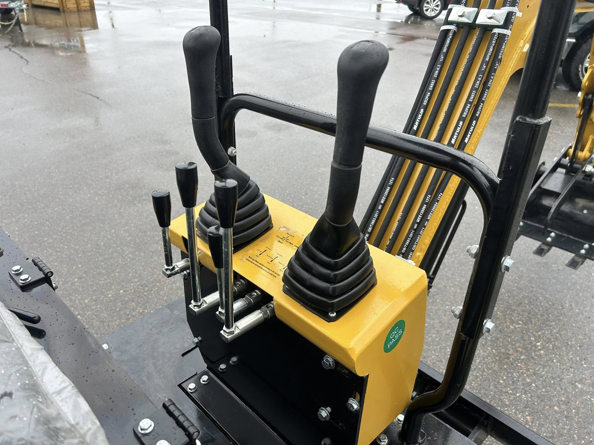 H12R AGT Mini Excavator - Image 4