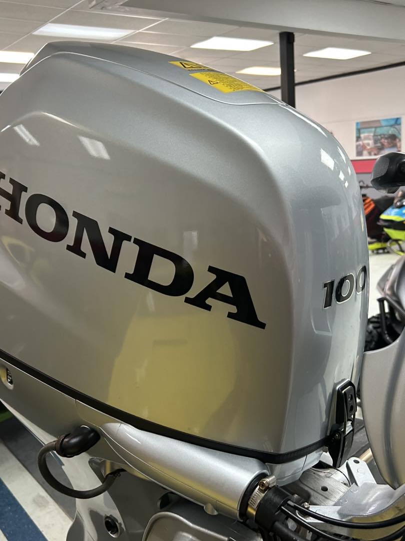 100 hp Honda VTEC engine ((WITH TILLER)) - Image 3
