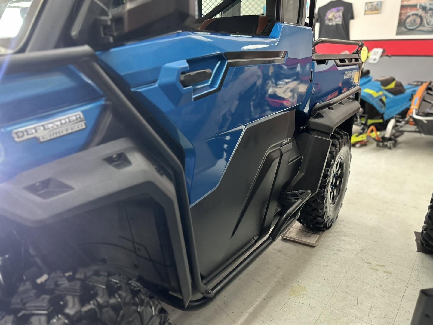 2023 Can-Am defender HD Limited with HVAC - Image 10