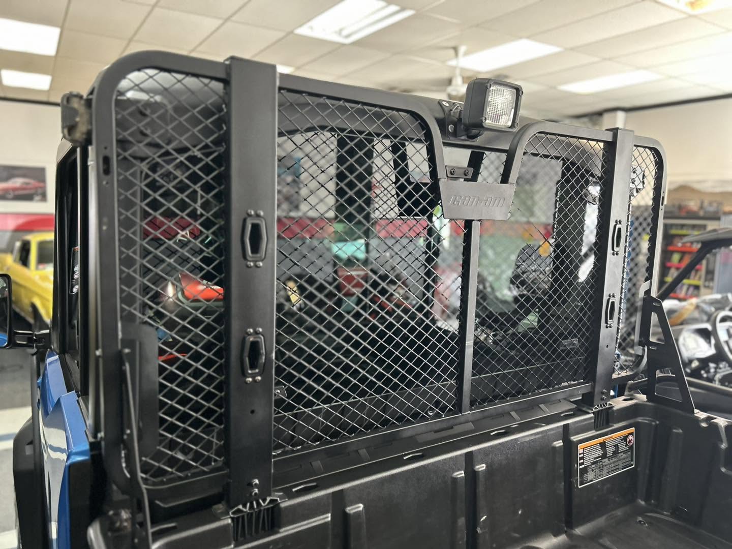 2023 Can-Am defender HD Limited with HVAC - Image 12