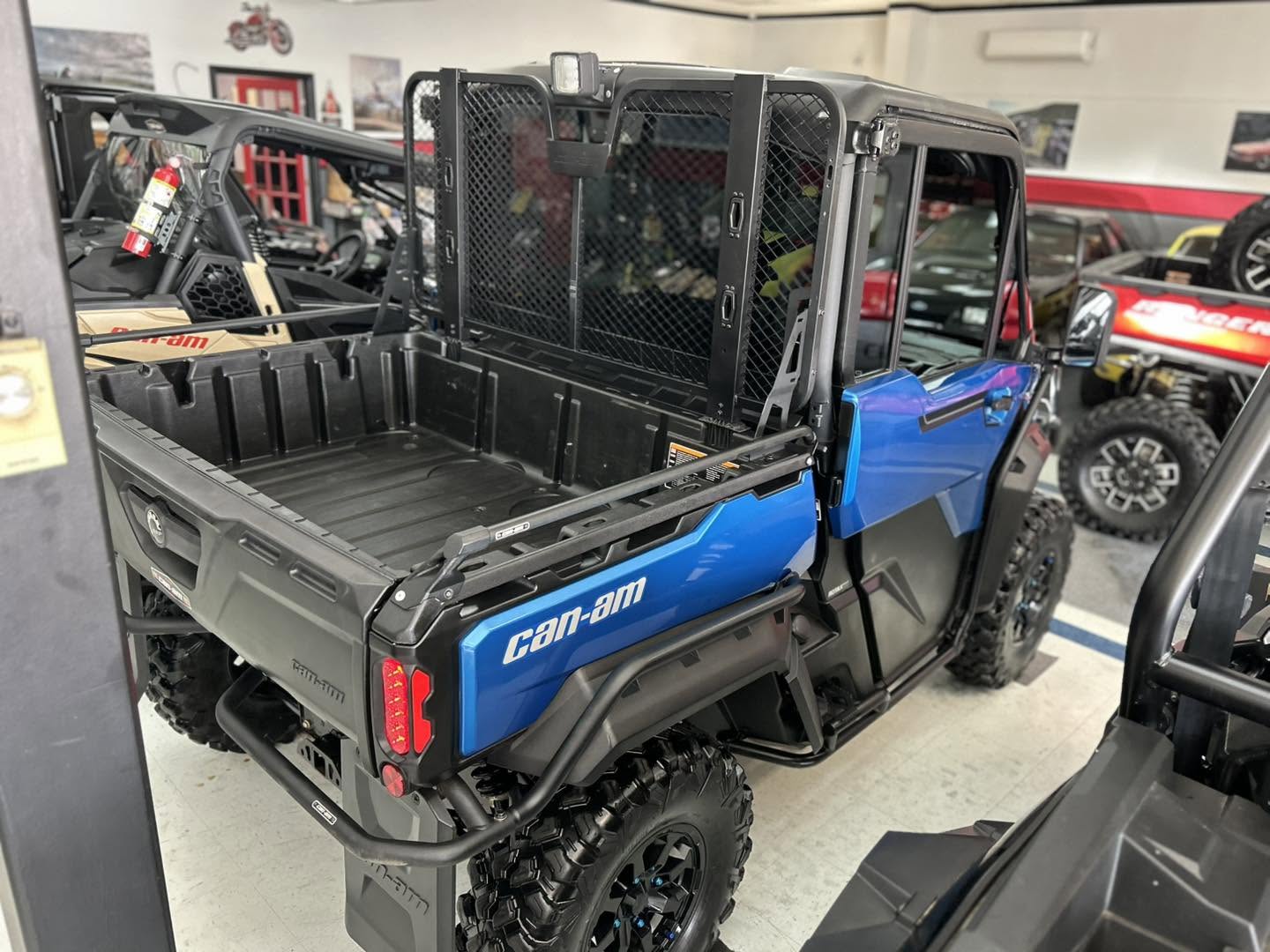 2023 Can-Am defender HD Limited with HVAC - Image 16