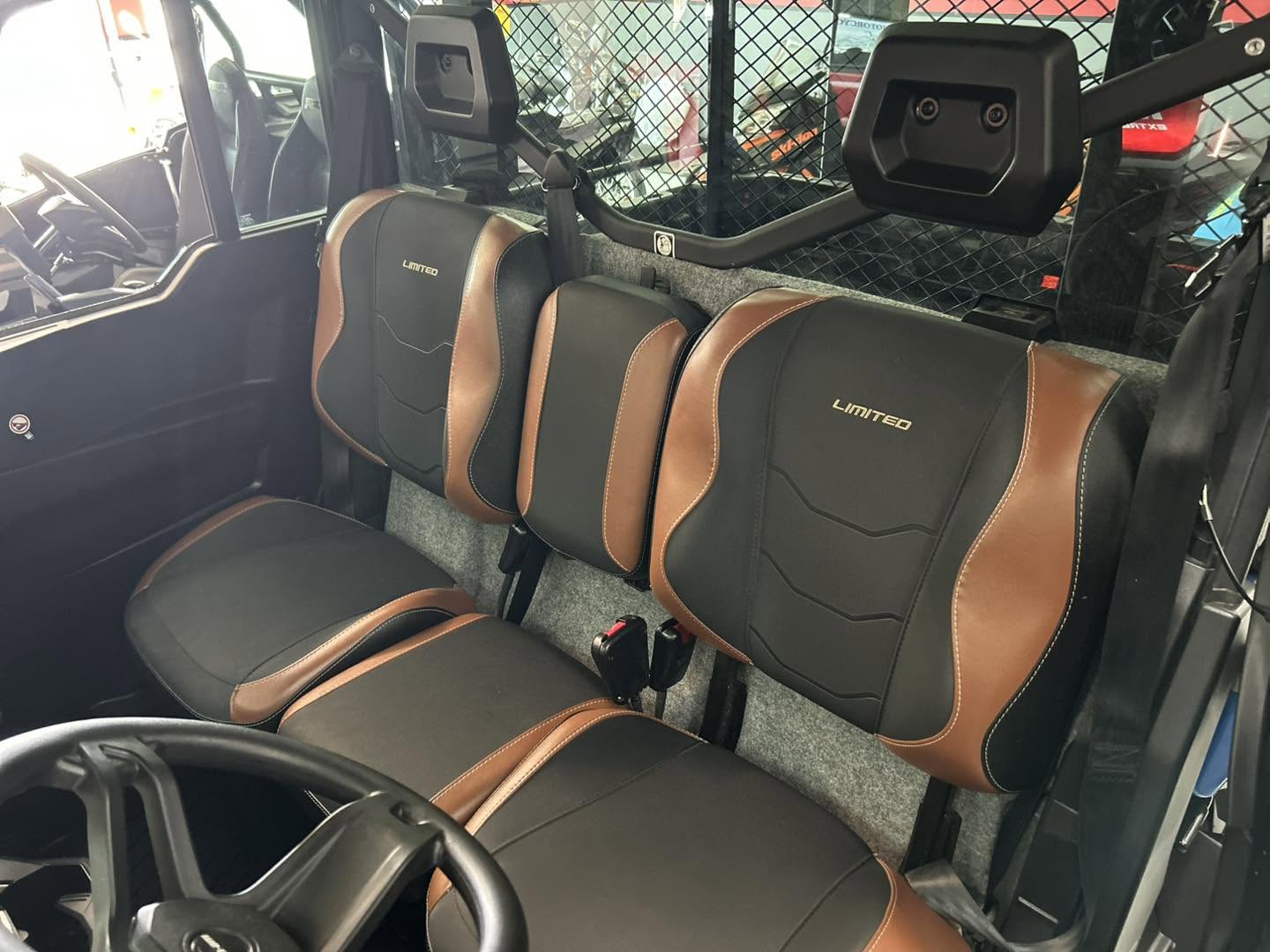 2023 Can-Am defender HD Limited with HVAC - Image 18