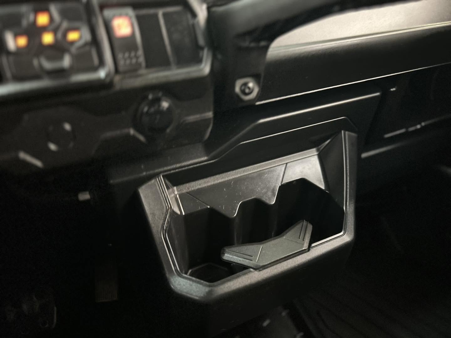 2023 Can-Am defender HD Limited with HVAC - Image 20