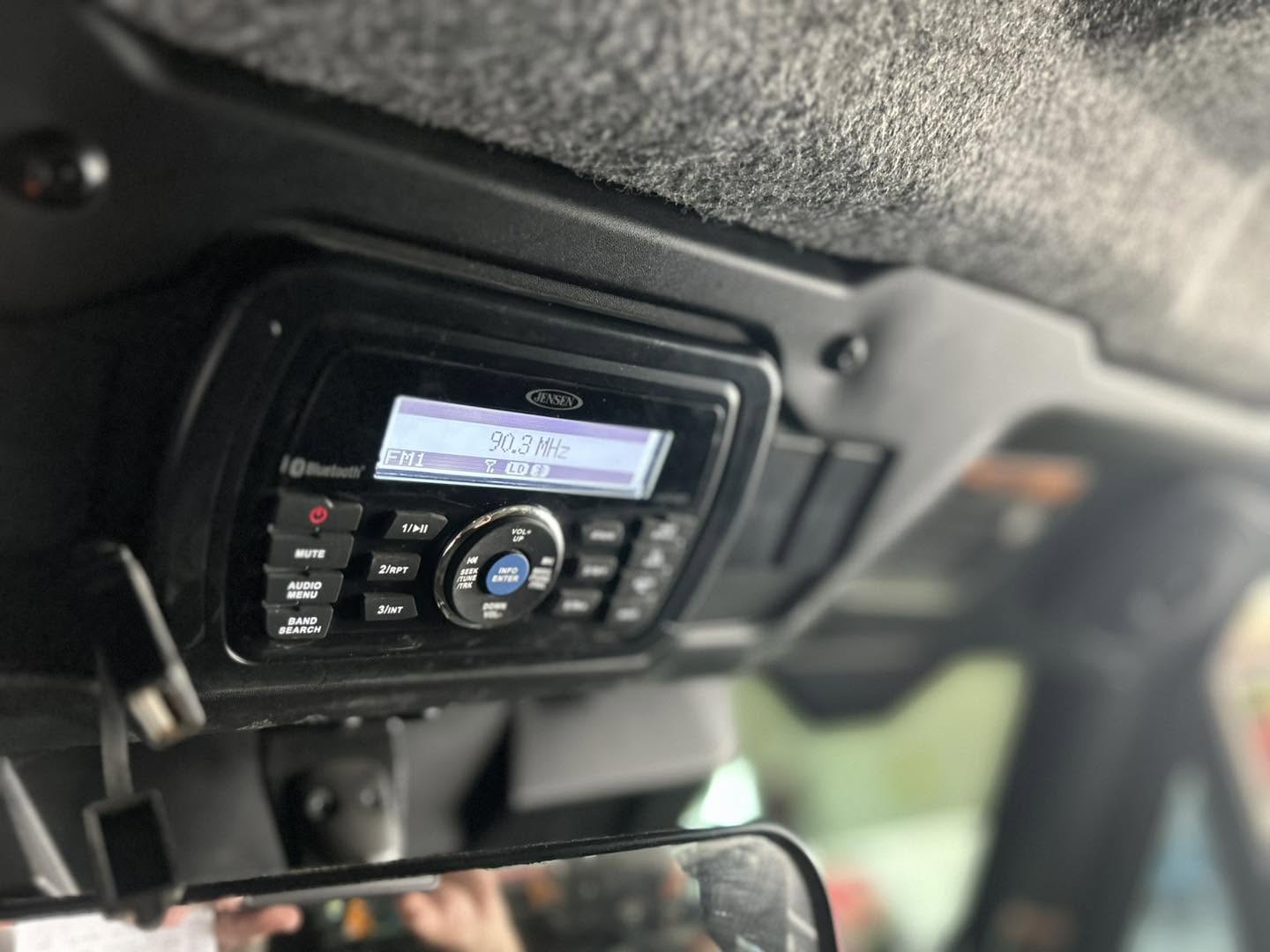 2023 Can-Am defender HD Limited with HVAC - Image 25