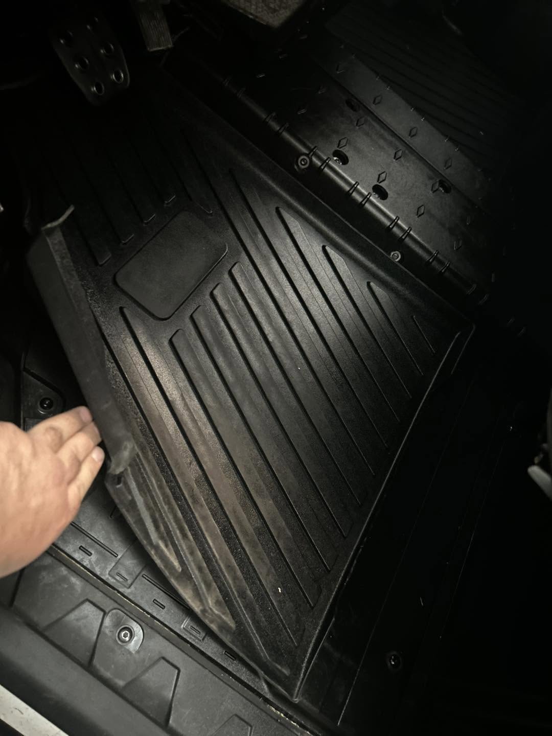 2023 Can-Am defender HD Limited with HVAC - Image 27