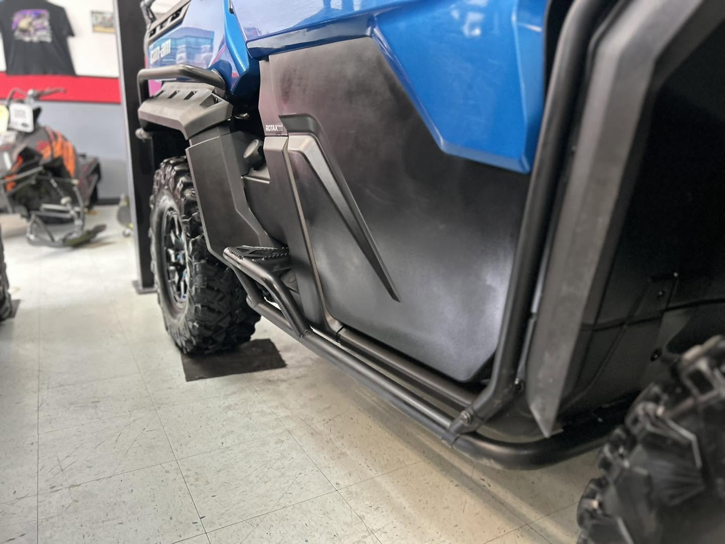 2023 Can-Am defender HD Limited with HVAC - Image 6