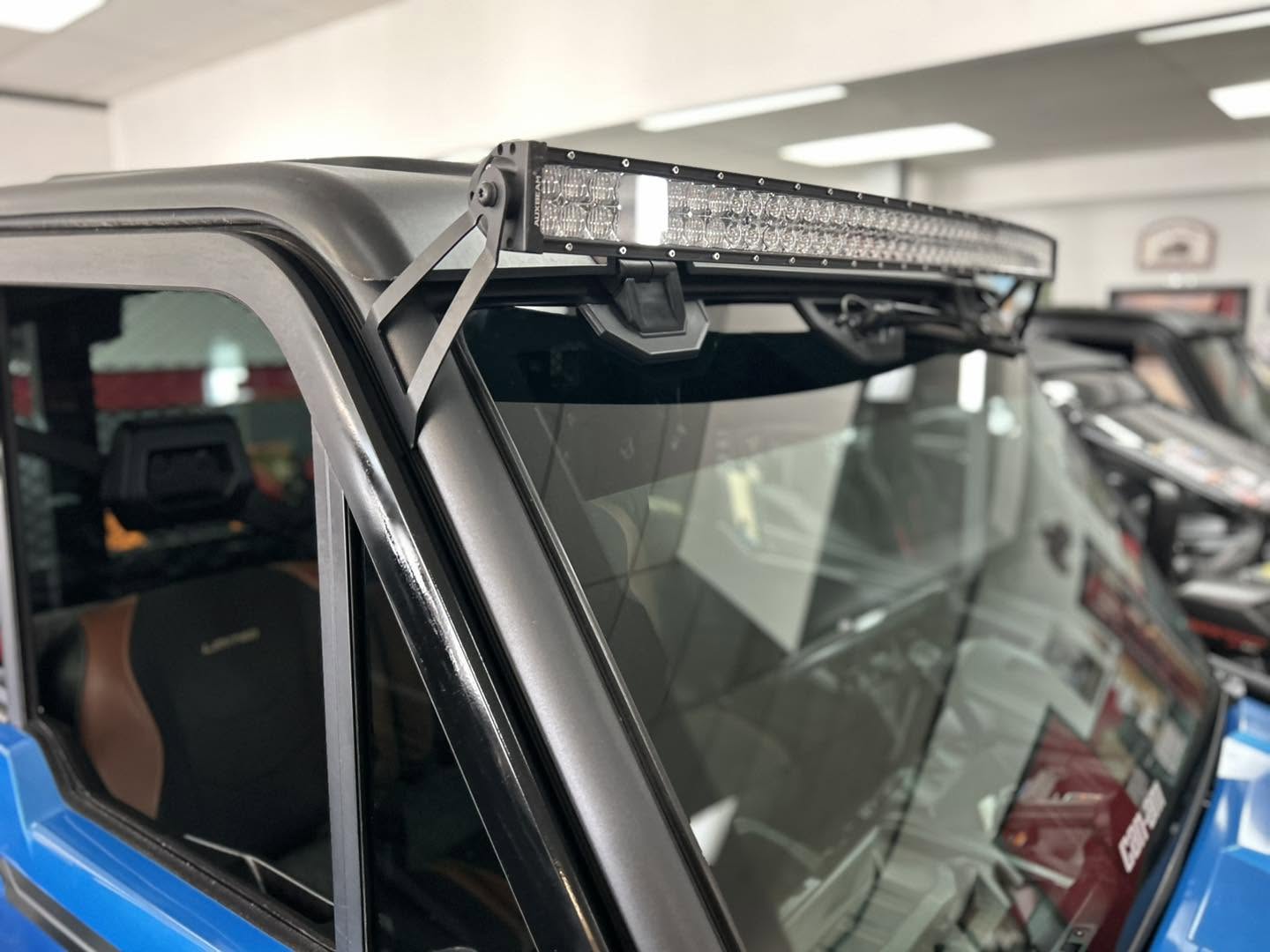 2023 Can-Am defender HD Limited with HVAC - Image 8