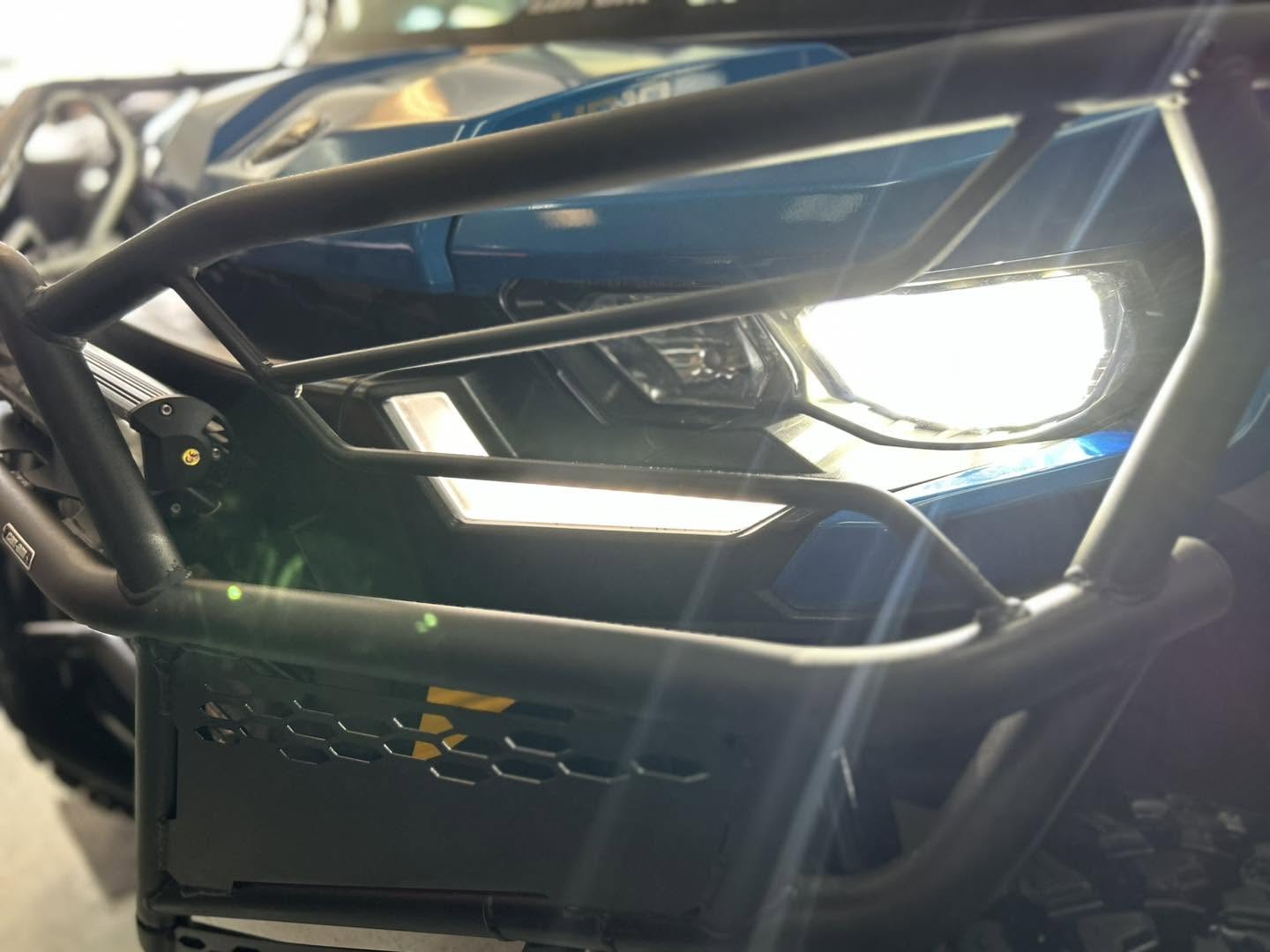 2023 Can-Am defender HD Limited with HVAC - Image 9