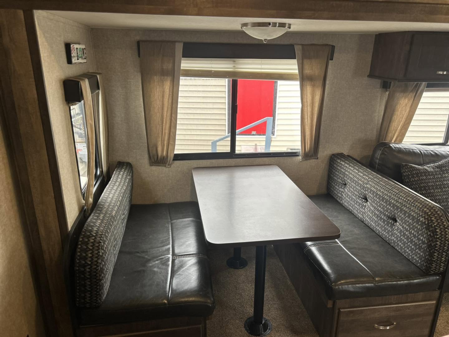 2018 Forest River Vibe VBT313BHS Bunkhouse - Image 21