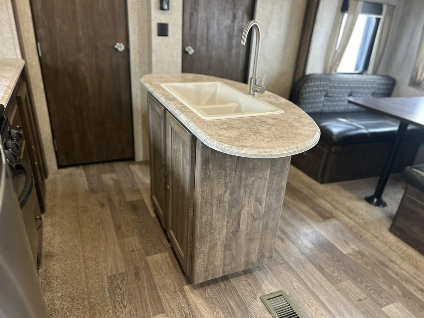2018 Forest River Vibe VBT313BHS Bunkhouse - Image 23