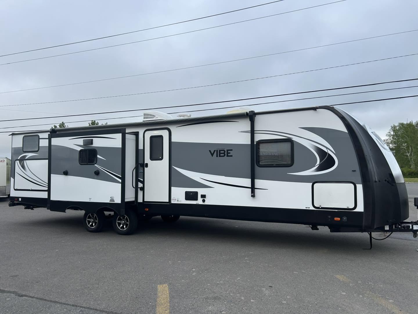 2018 Forest River Vibe VBT313BHS Bunkhouse - Image 9