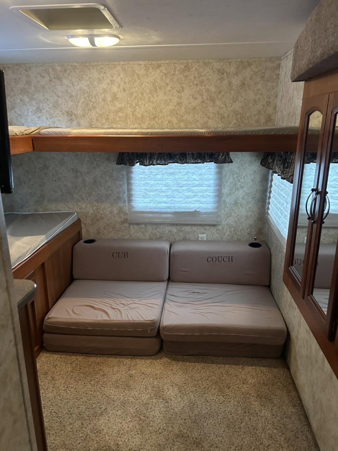 2011 Keystone Cougar 31SQB - Image 11