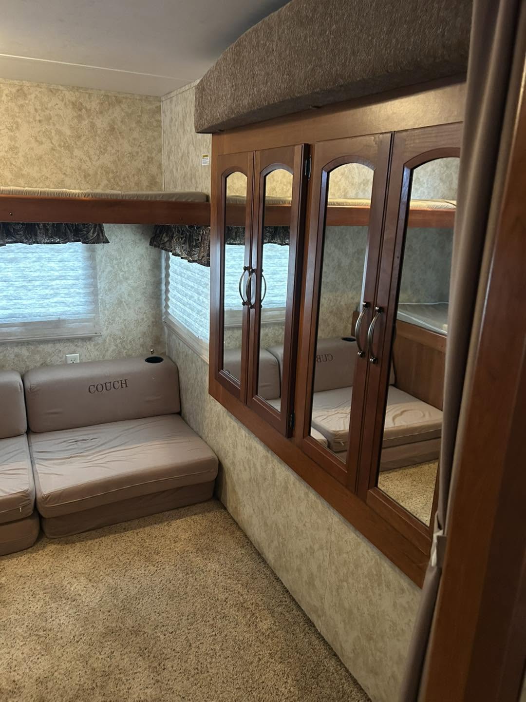 2011 Keystone Cougar 31SQB - Image 12