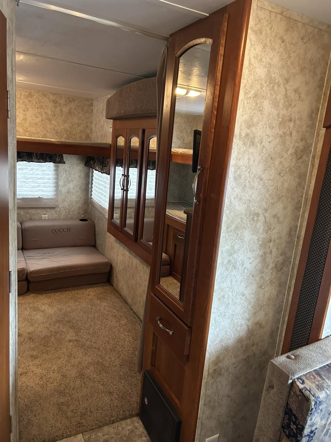 2011 Keystone Cougar 31SQB - Image 13