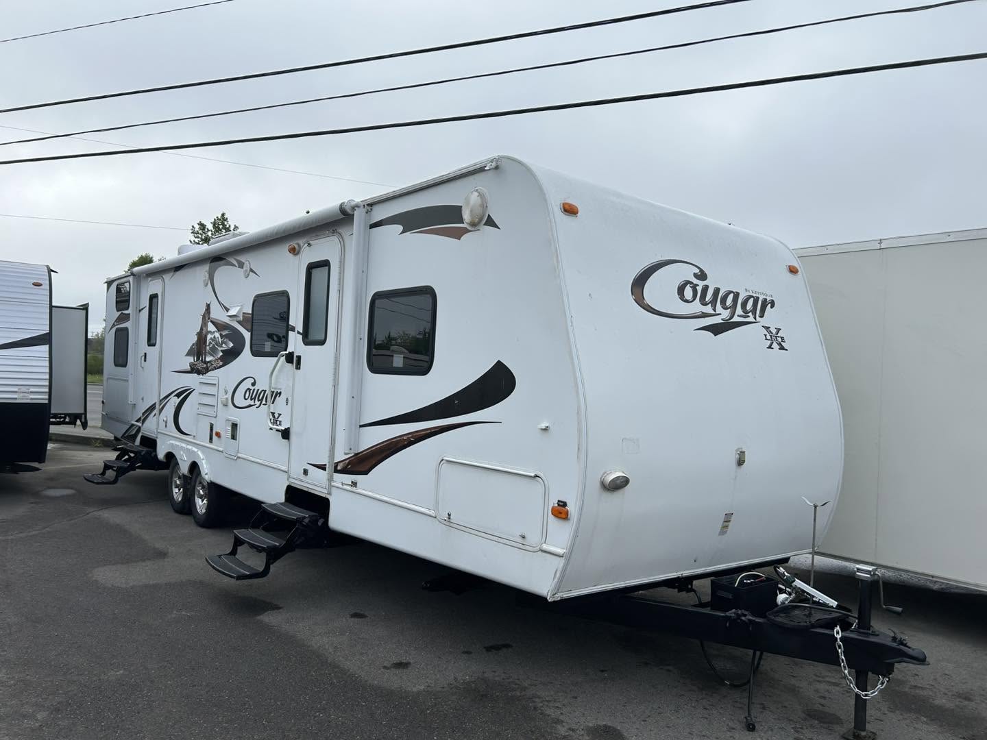 2011 Keystone Cougar 31SQB - Image 6