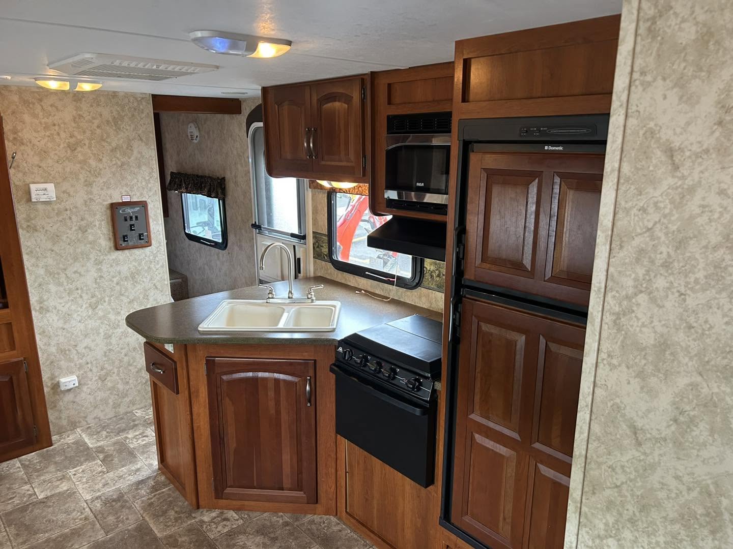 2011 Keystone Cougar 31SQB - Image 7