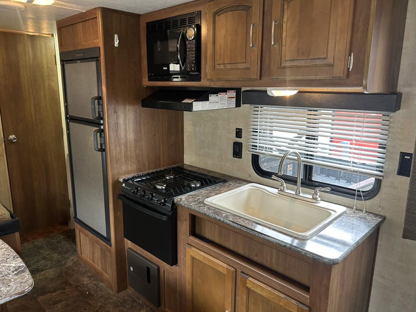 2015 Keystone Summerland 2600 - Image 11