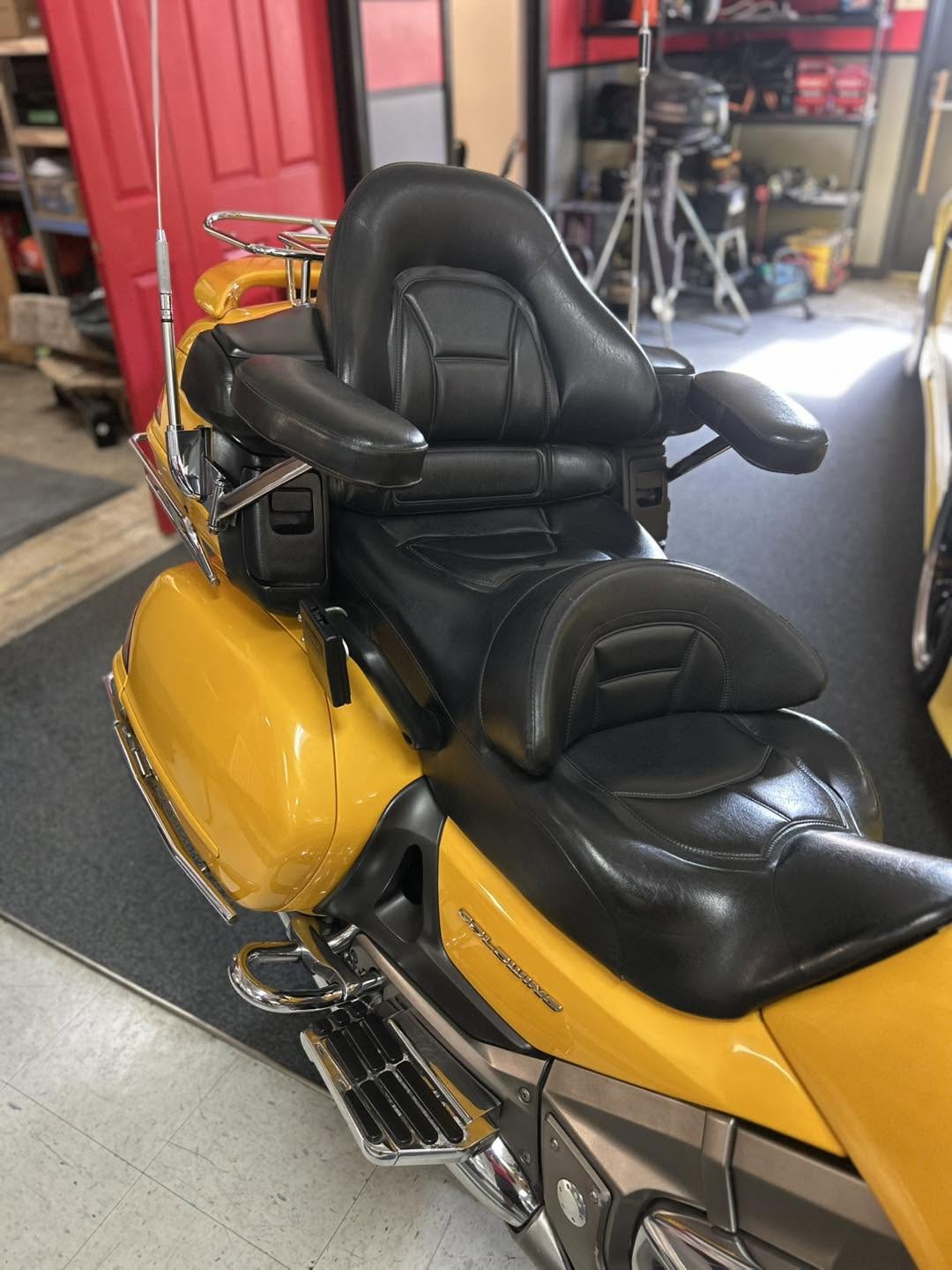 2001 Gold Wing - Image 14