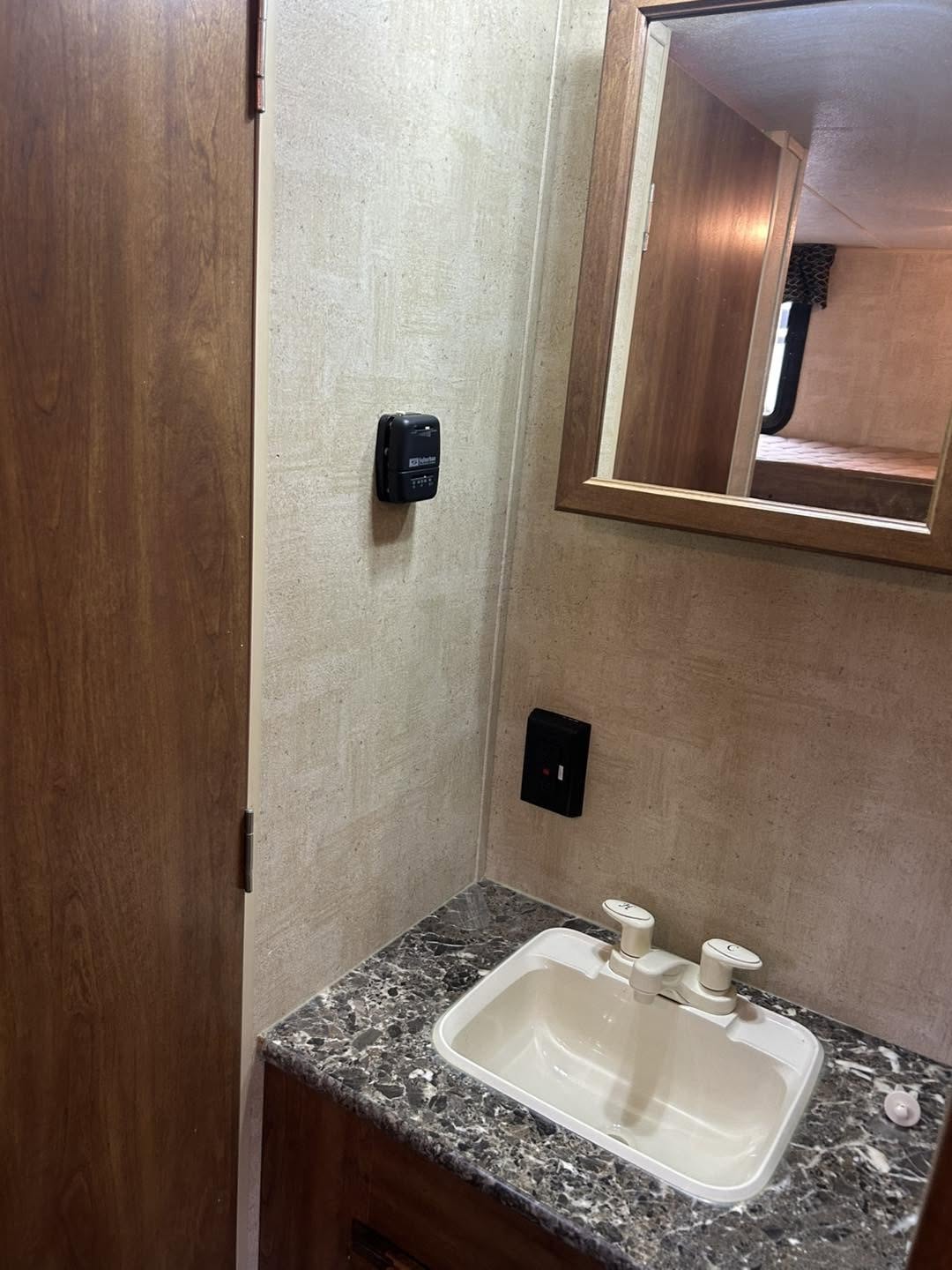 2015 Keystone Summerland 2600 - Image 14