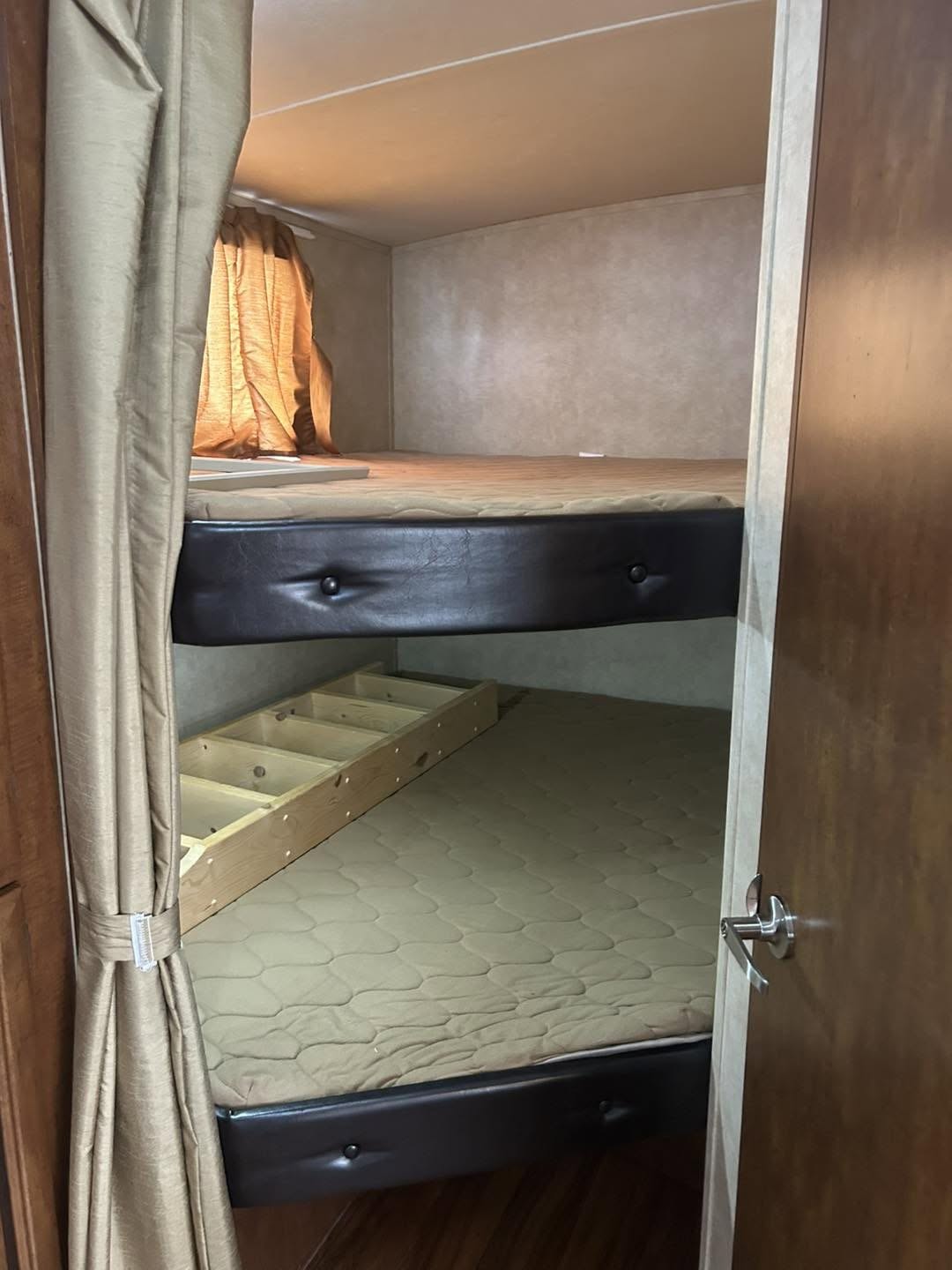 2016 Vibe Bunkhouse 272BHS - Image 20