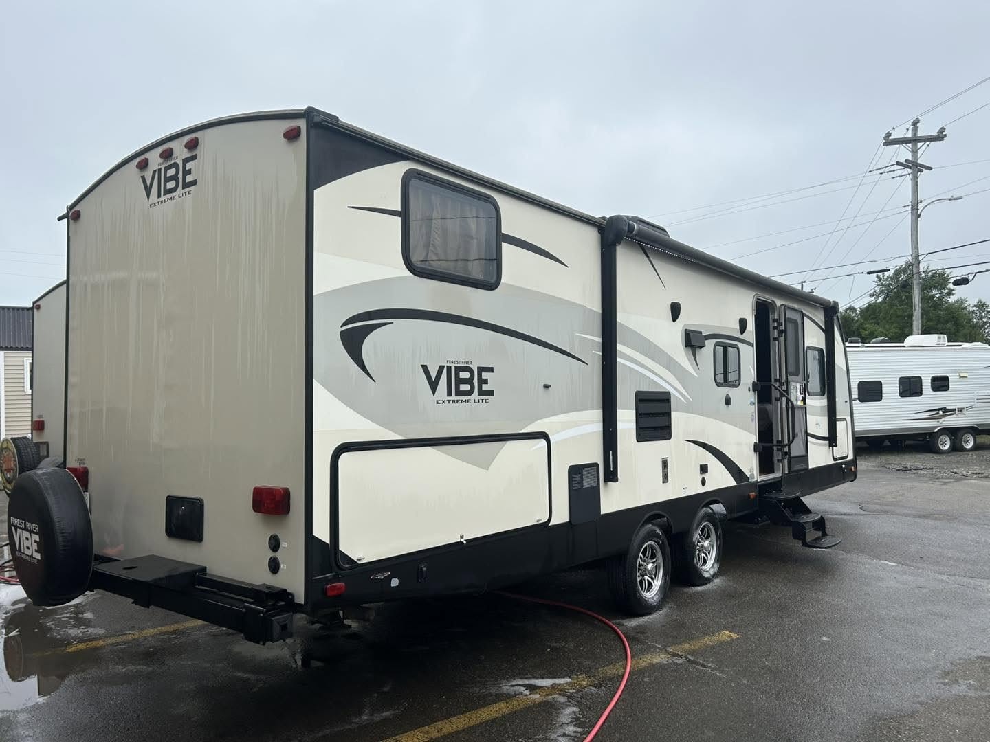 2016 Vibe Bunkhouse 272BHS - Image 4
