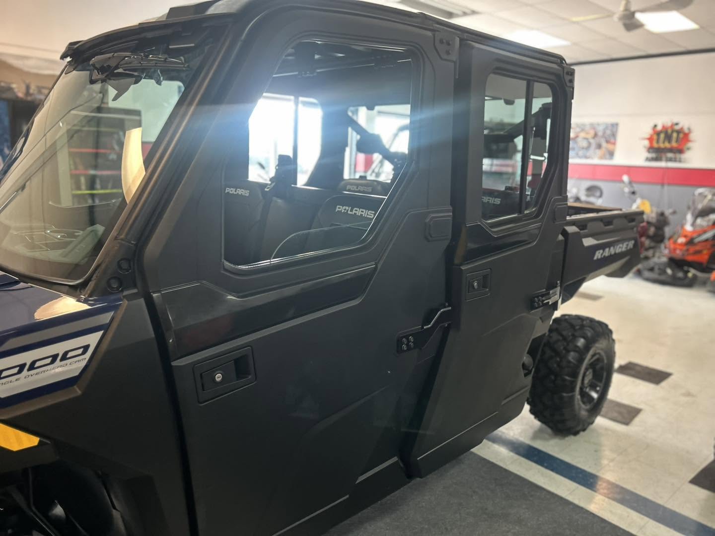 2023 Polaris Ranger 1000 Crew - Image 3
