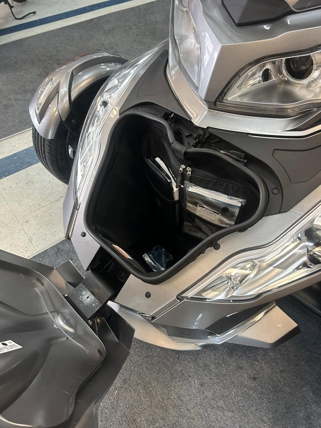 2013 Can-Am Spyder RT - Image 8