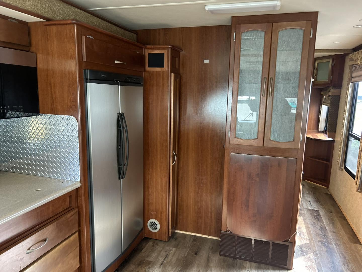2004 Fleetwood Pace Arrow 37C - Image 19