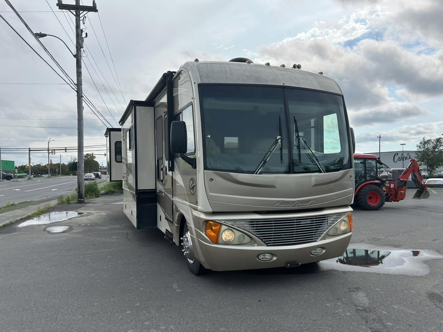 2004 Fleetwood Pace Arrow 37C - Image 24