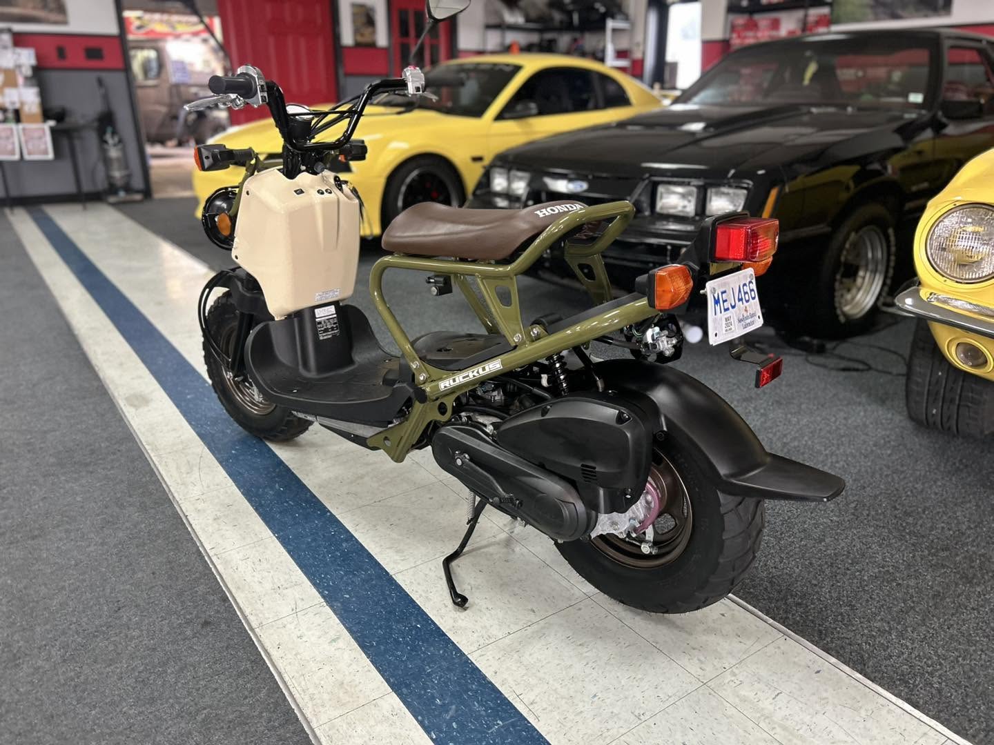 2024 Honda Ruckus - Image 2