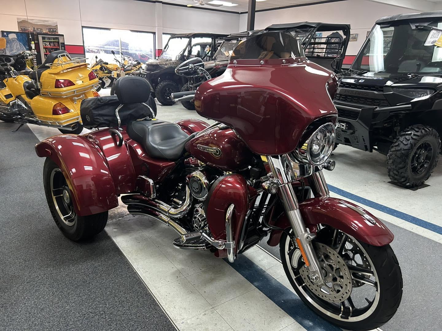 2015 HARLEY-DAVIDSON FREEWHEELER FLRT - Image 13