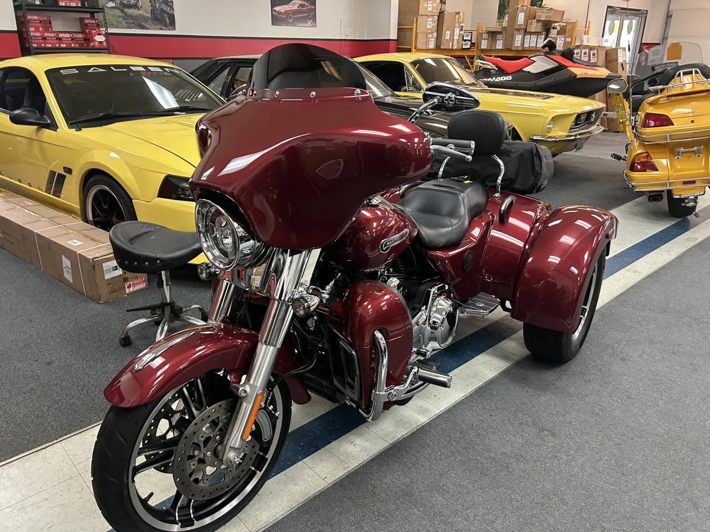 2015 HARLEY-DAVIDSON FREEWHEELER FLRT - Image 14