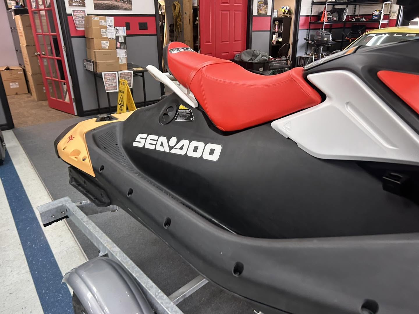 2025 Sea-Doo spark 900 (90Hp) PWC with a 2025 Karavan trailer - Image 8