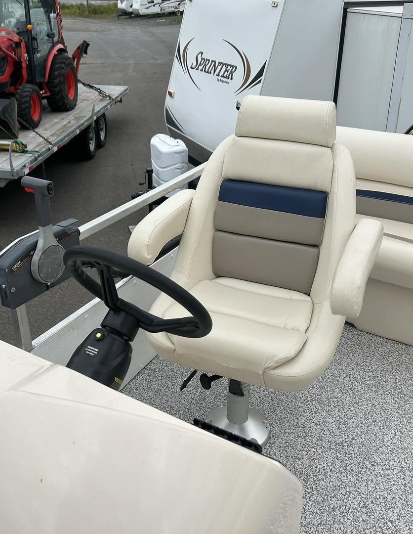 2027 PONDZOOM Pontoon Boat - Image 11