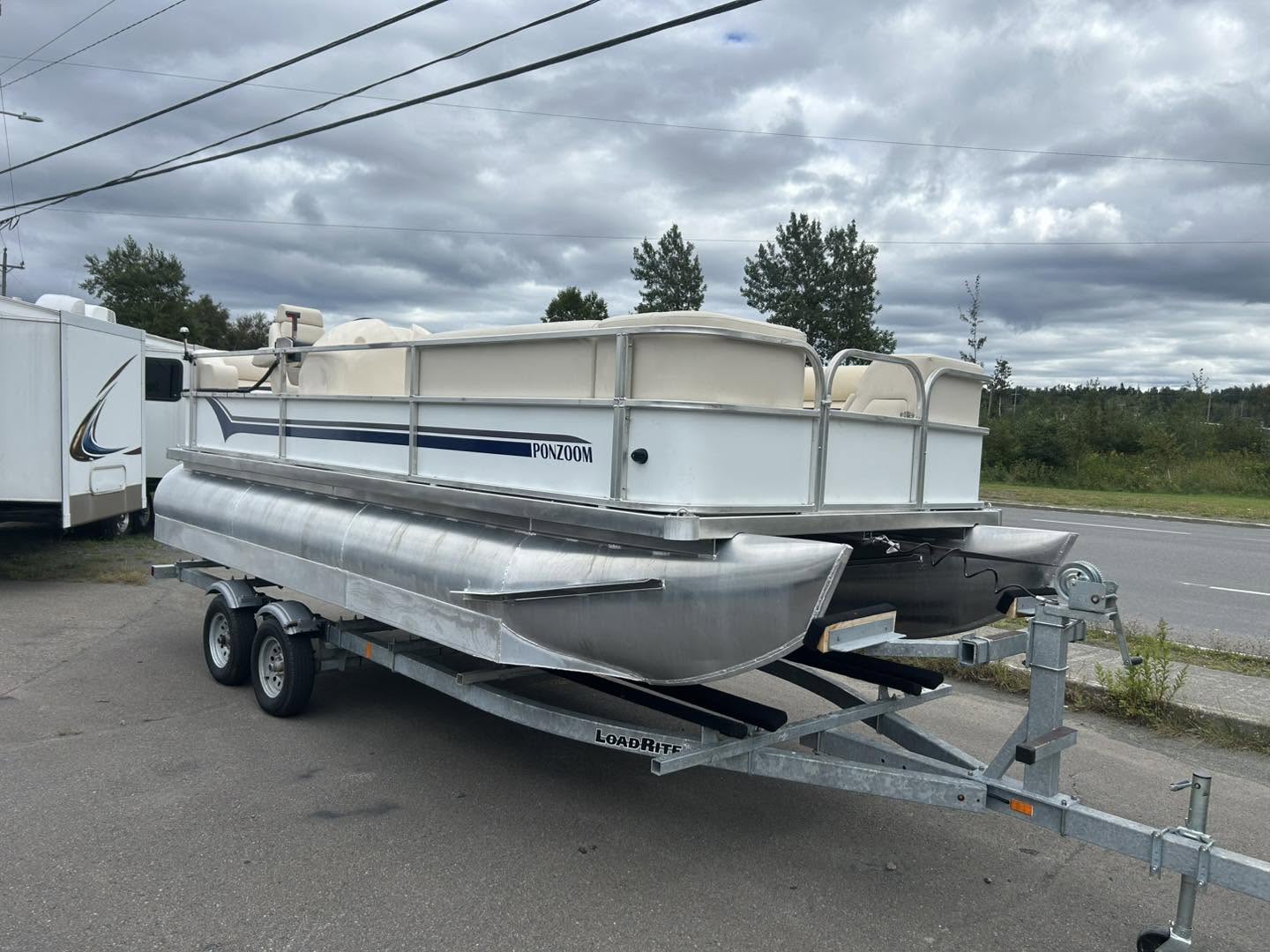 2027 PONDZOOM Pontoon Boat - Image 4