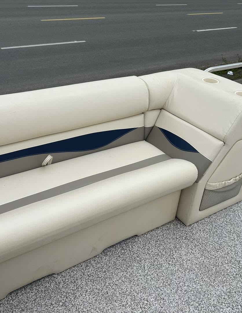 2027 PONDZOOM Pontoon Boat - Image 9